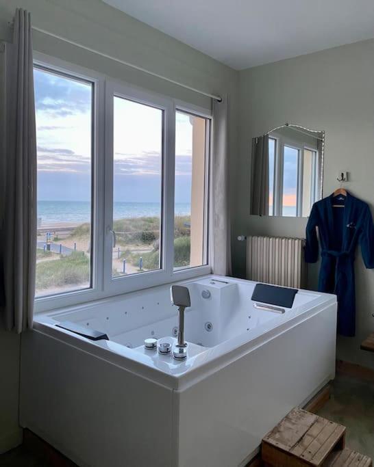Spa Privatif Face Mer Riva Romantic & Spa Ouistreham Exterior photo
